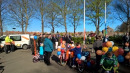 Koningsdag 2015 - Vlag Hijsen en optocht