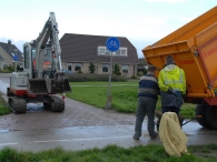 Bankjes bij Wandelpad