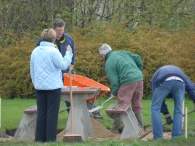 Bankjes bij Wandelpad