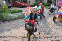 Koninginnedag 2004 - Optocht en Vlaghijsen