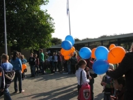 Op voeten en fietsen naar school