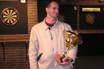 Richard Joost wint Darts Trophy