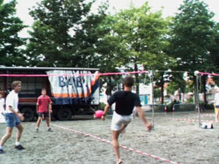 Gezocht: 1 voetvolley team