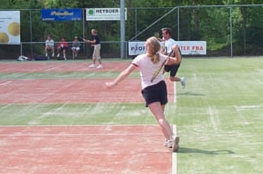 BAS gaat tennissen voor het Colombinehuis