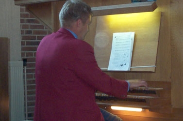 Burgemeester op orgel tijdens marathon