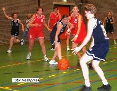 Rank en Akkerwinde winnen scholenbasketbal