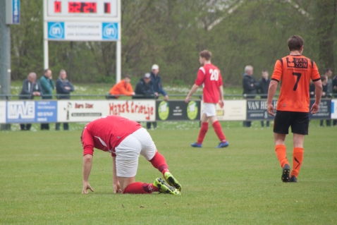 De Doornspijkse muur verslaat voetballers BAS