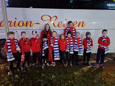 Jeugdteam BAS JO8-2 geniet van voetbalwedstrijd in Zwolle