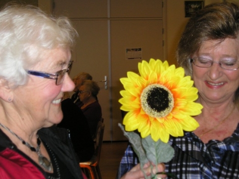 Passage schenkt € 500,= aan De Zonnebloem