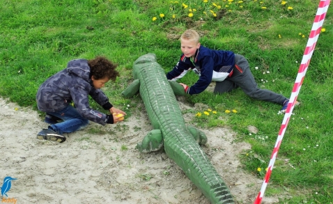 Op de foto met de paashaas tijdens paaseieren zoeken