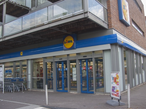 Voedselbank in actie bij Lidl