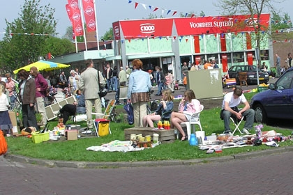 Vrijmarkt druk en gezellig