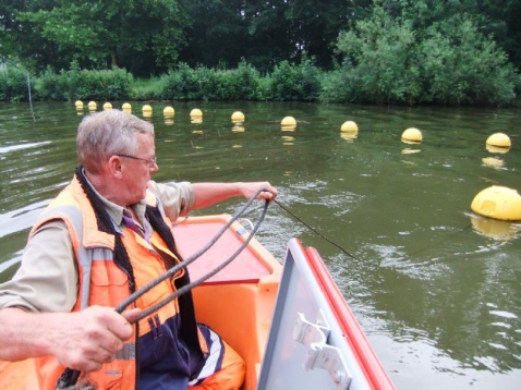 In Vogelvlucht: afsluiting waterpartij dorpsbos