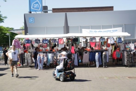 Braderie en kofferbakmarkt gezellig druk