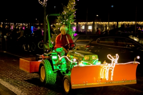 Verkeershinder tijdens de Dronterland lichtjestour in Biddinghuizen