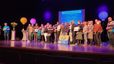 Team van De Betweters in de prijzen bij Onze Dorpskwis