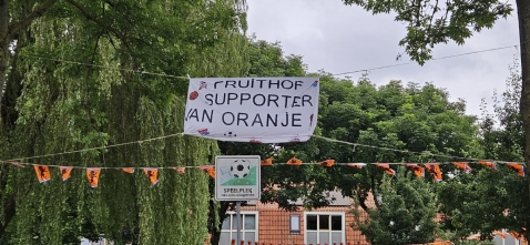 Oranjekoorts op de Fruithof