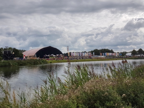 Lowlands: 85 aanhoudingen en 30.000 euro aan boetes uitgedeeld